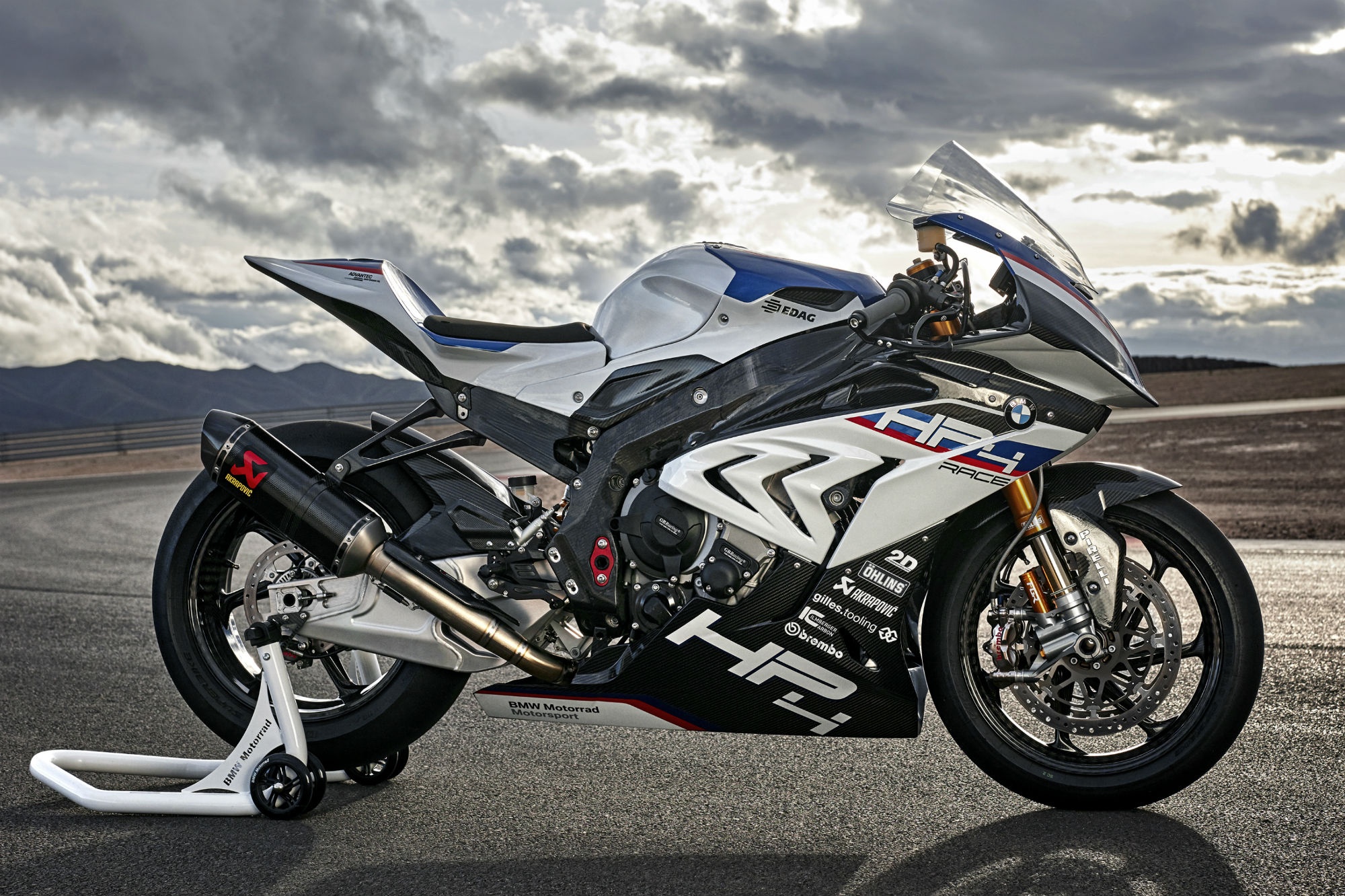 BMW ra mat HP4 Race voi suc manh 215 ma luc hinh anh