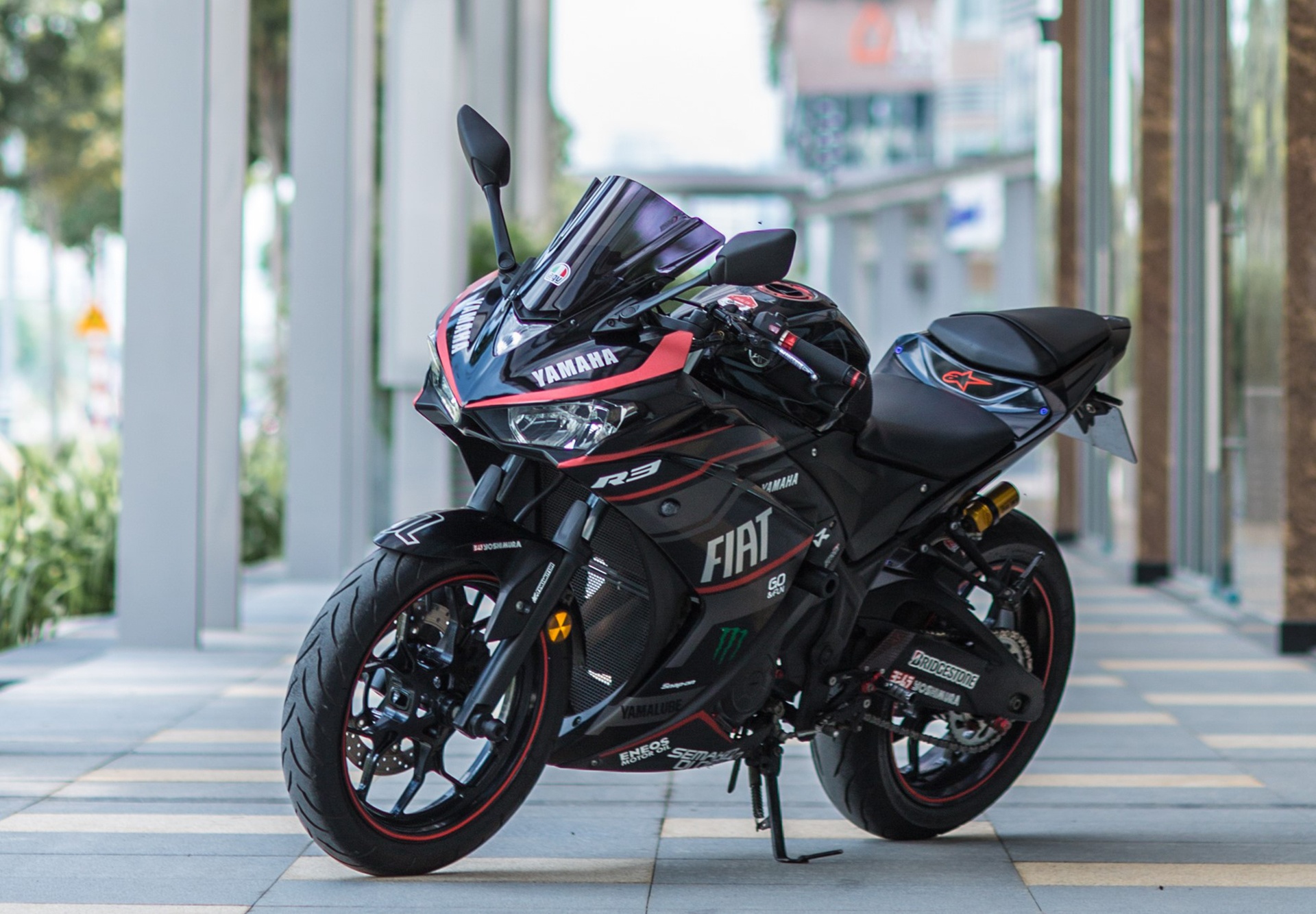 Yamaha R3 do anh 1