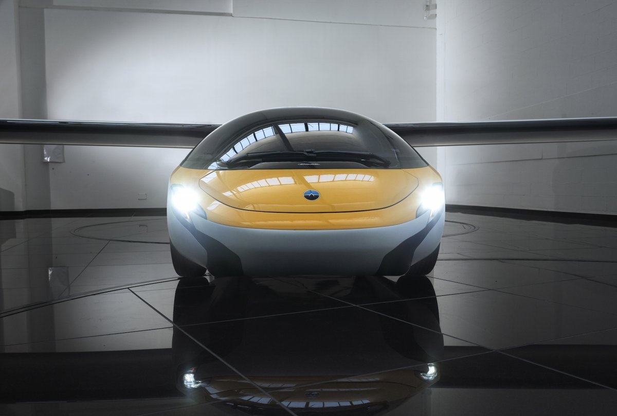 xe bay AeroMobil anh 1