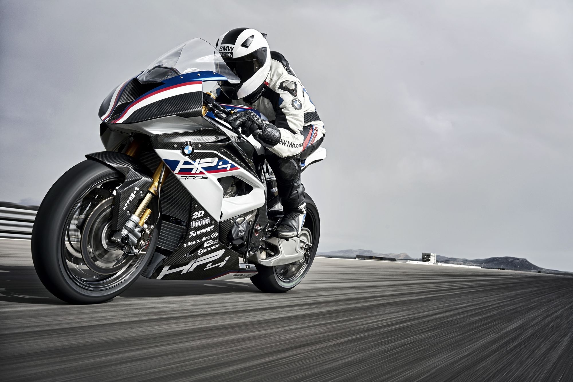 BMW HP4 Race anh 1