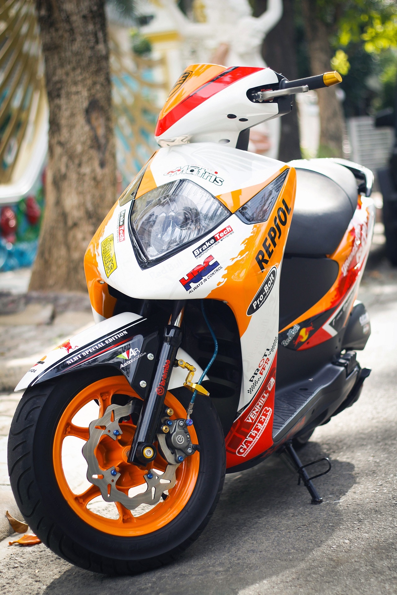 Honda Dylan độ đồ chơi ở Sài Gòn ảnh 3 Honda Dylan do do choi o Sai Gon anh 3