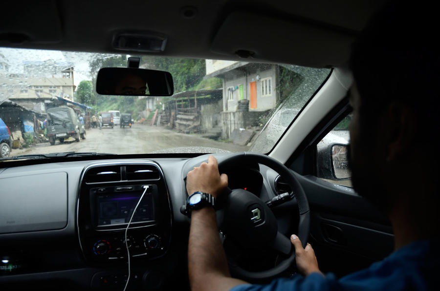 Renault Kwid vuot 15.000 km anh 12