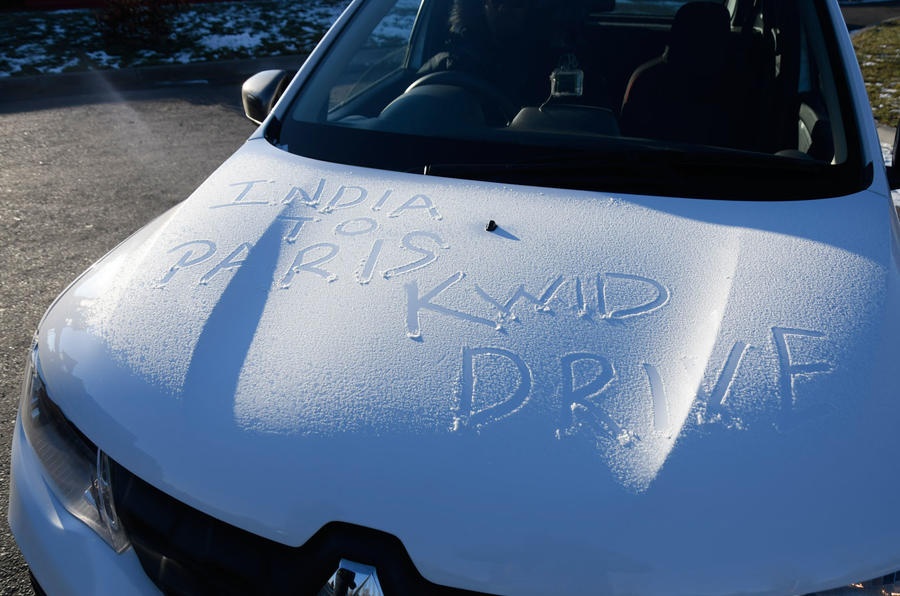 Renault Kwid vuot 15.000 km anh 9