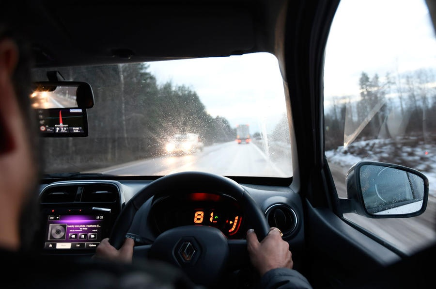 Renault Kwid vuot 15.000 km anh 8