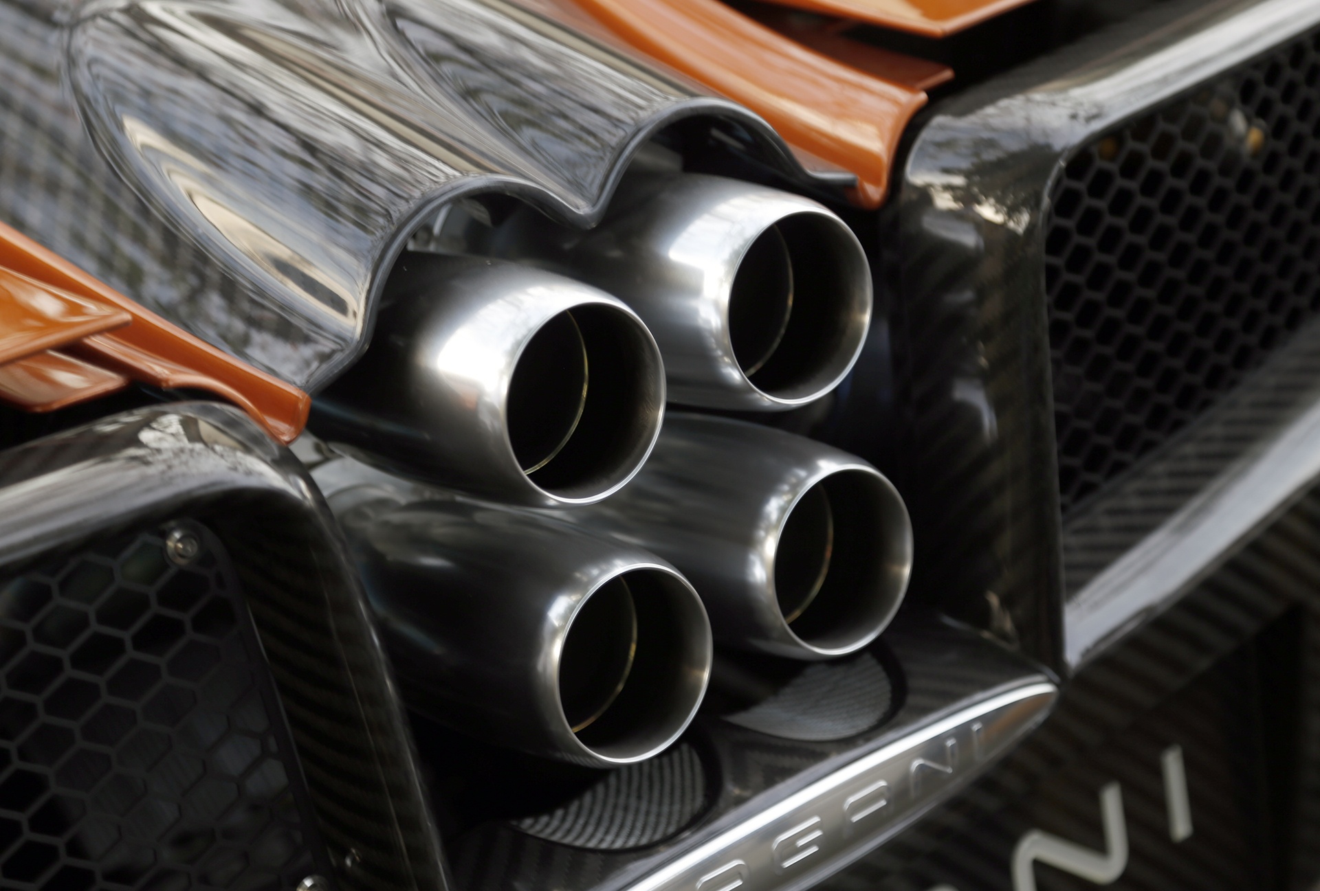 Sieu xe Pagani Huayra cua Minh Nhua anh 10