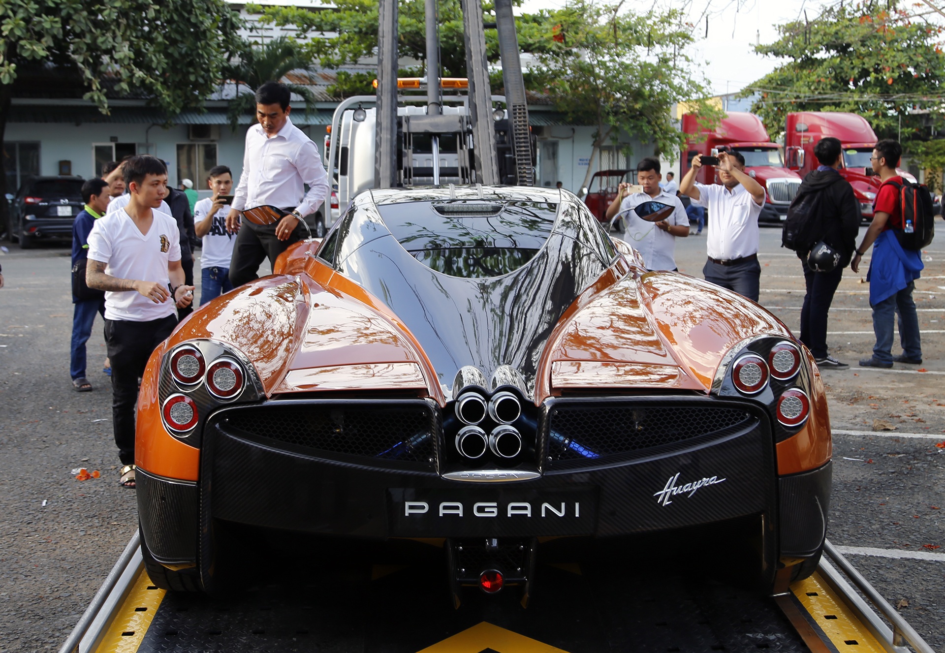 Sieu xe Pagani Huayra cua Minh Nhua anh 5
