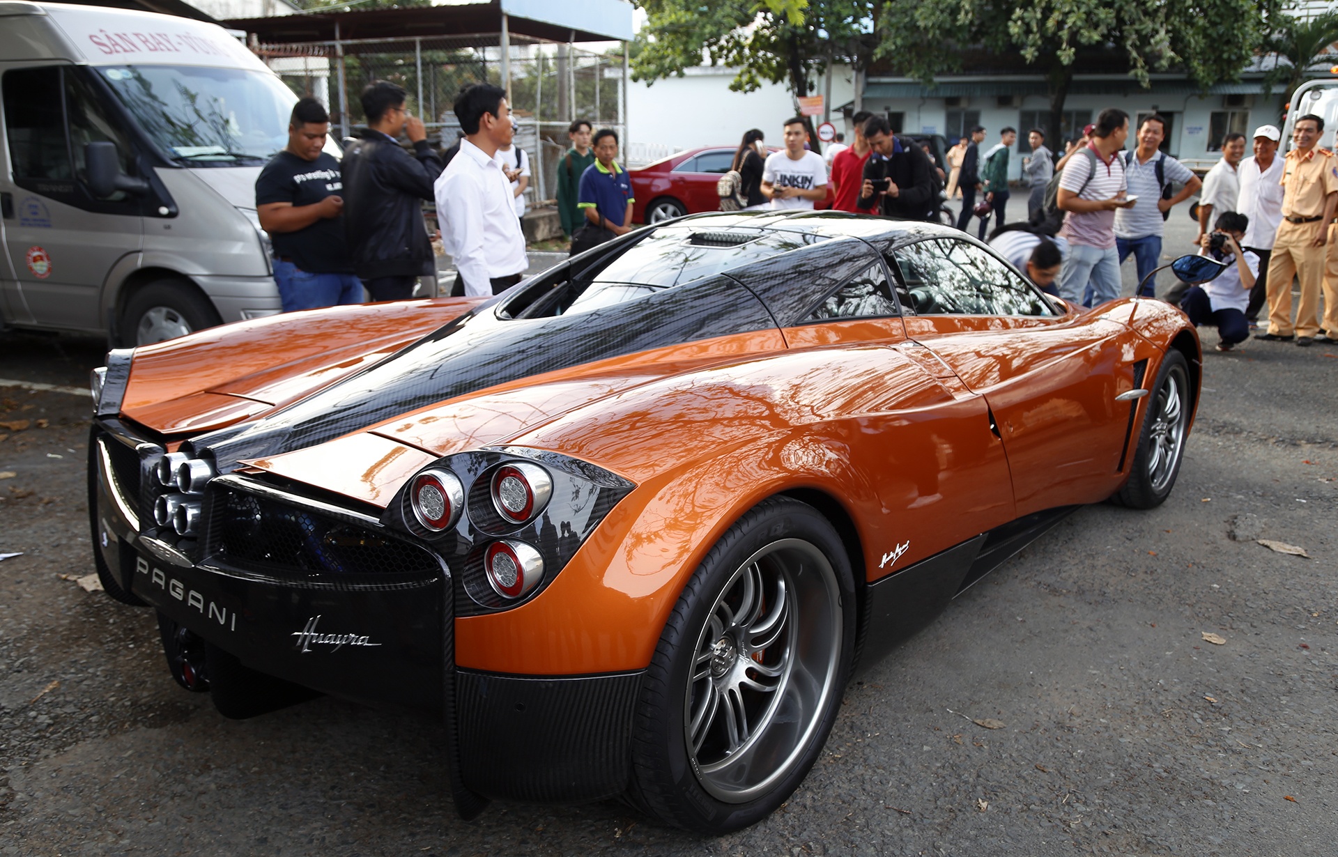 Sieu xe Pagani Huayra cua Minh Nhua anh 9