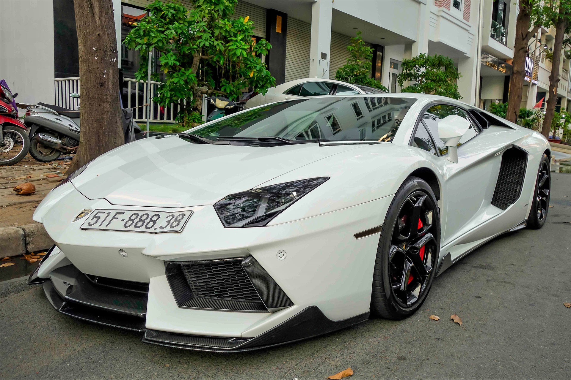 Lamborghini Aventador chinh hang tai Viet Nam anh 1