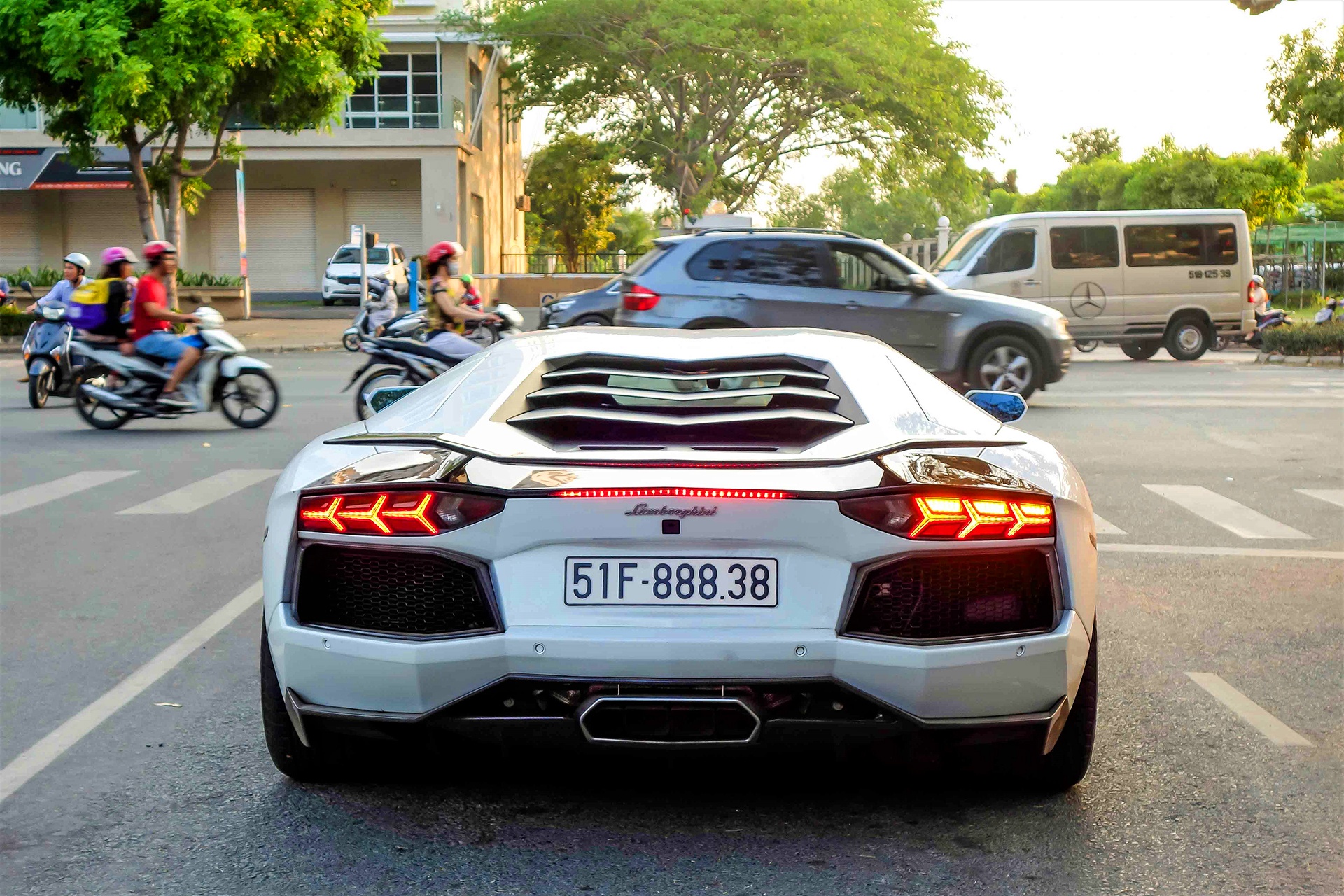 Lamborghini Aventador chinh hang tai Viet Nam anh 3