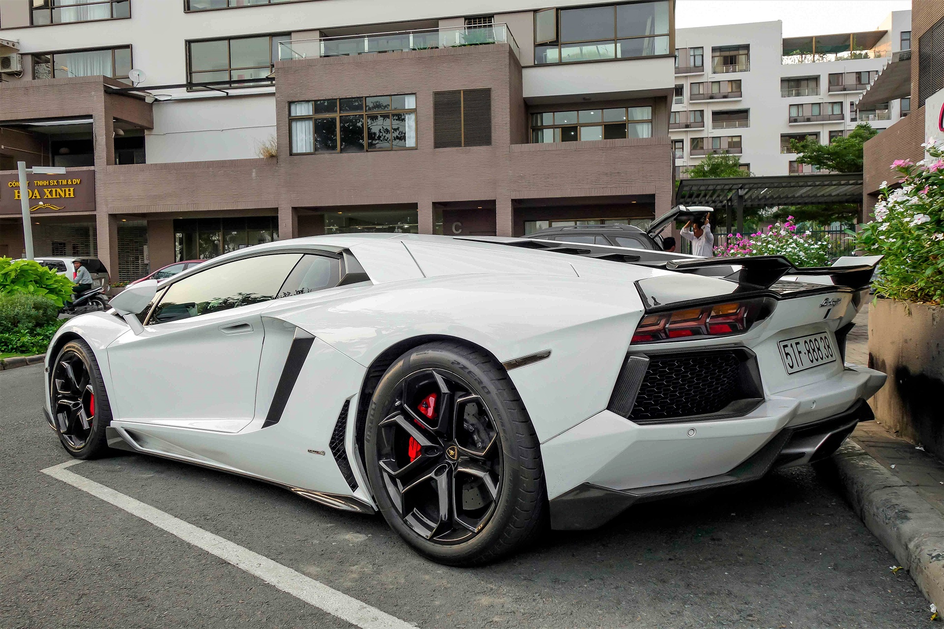 Lamborghini Aventador chinh hang tai Viet Nam anh 4