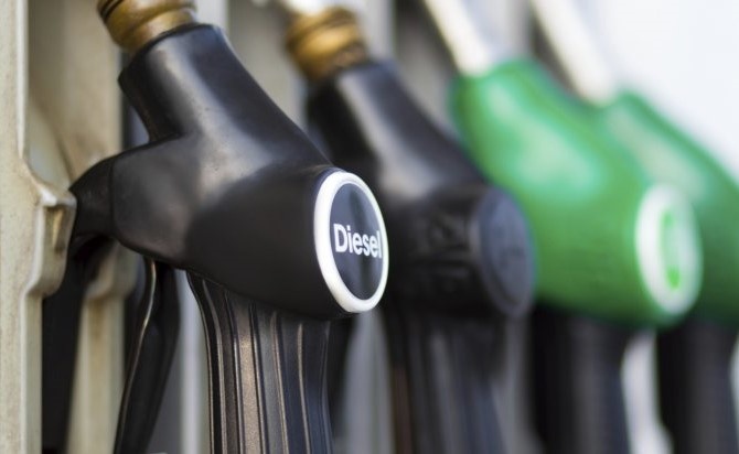 Hang loat cay xang o An Do gan chip gian lan dieu khien tu xa hinh anh