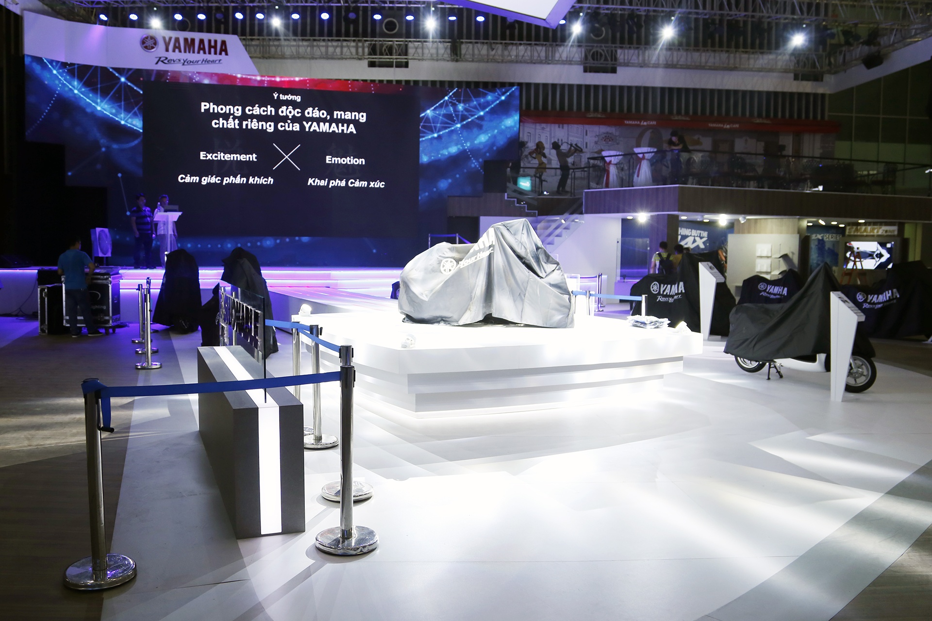 Khai mac trien lam xe may Viet Nam 2017 anh 1