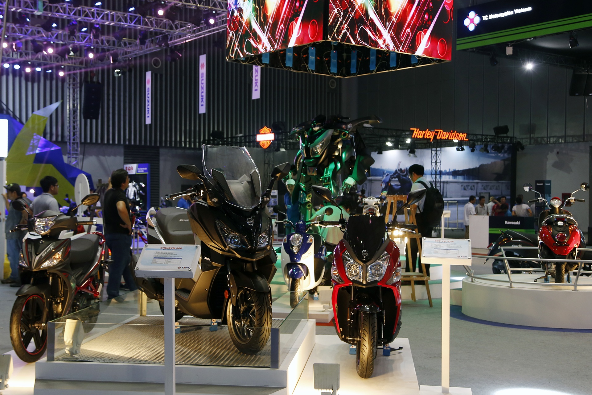 Khai mac trien lam xe may Viet Nam 2017 anh 8