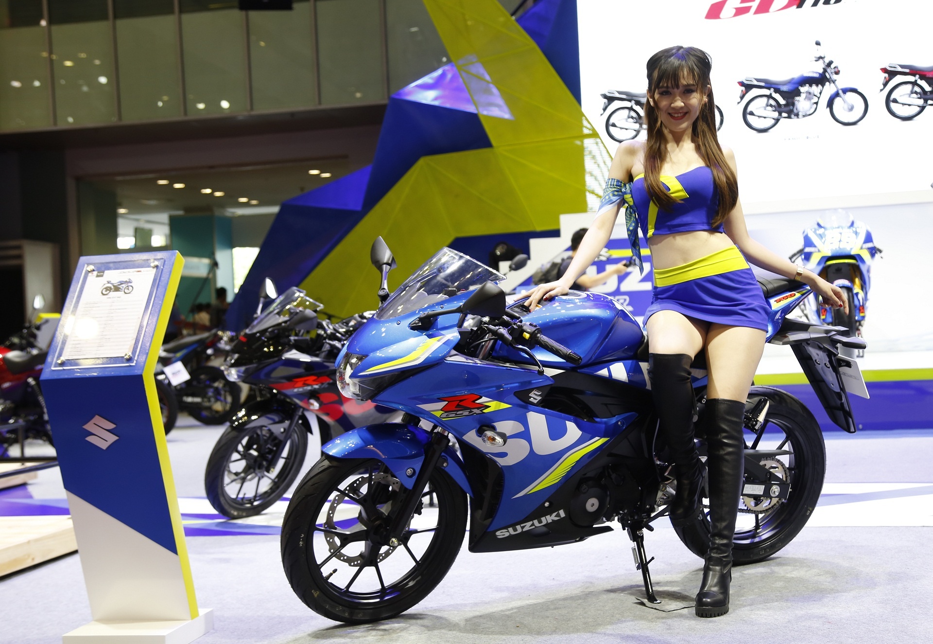 Chi tiet xe con tay Suzuki GSX-R150 gia re tai Viet Nam hinh anh