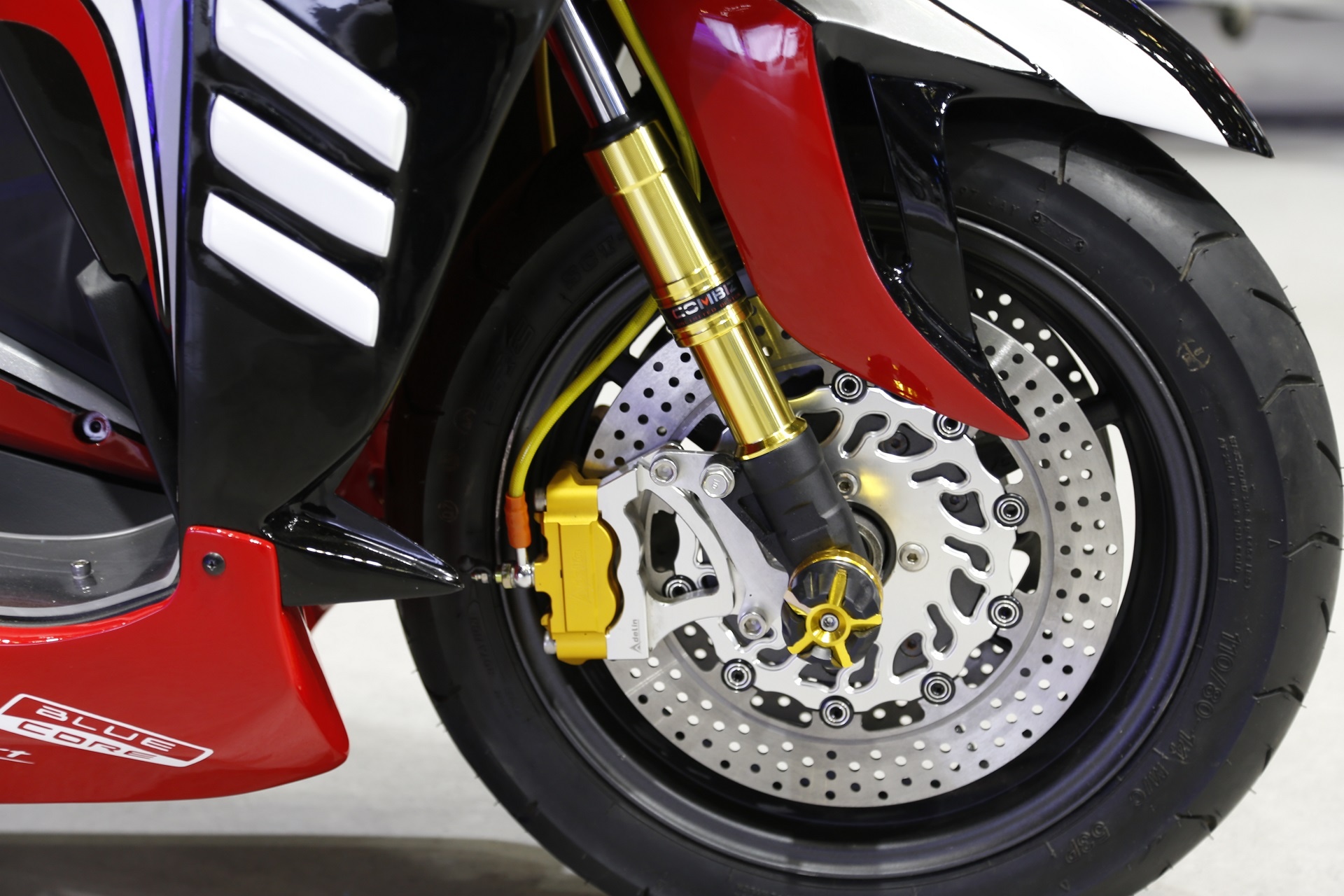 Yamaha NVX do chinh hang anh 5