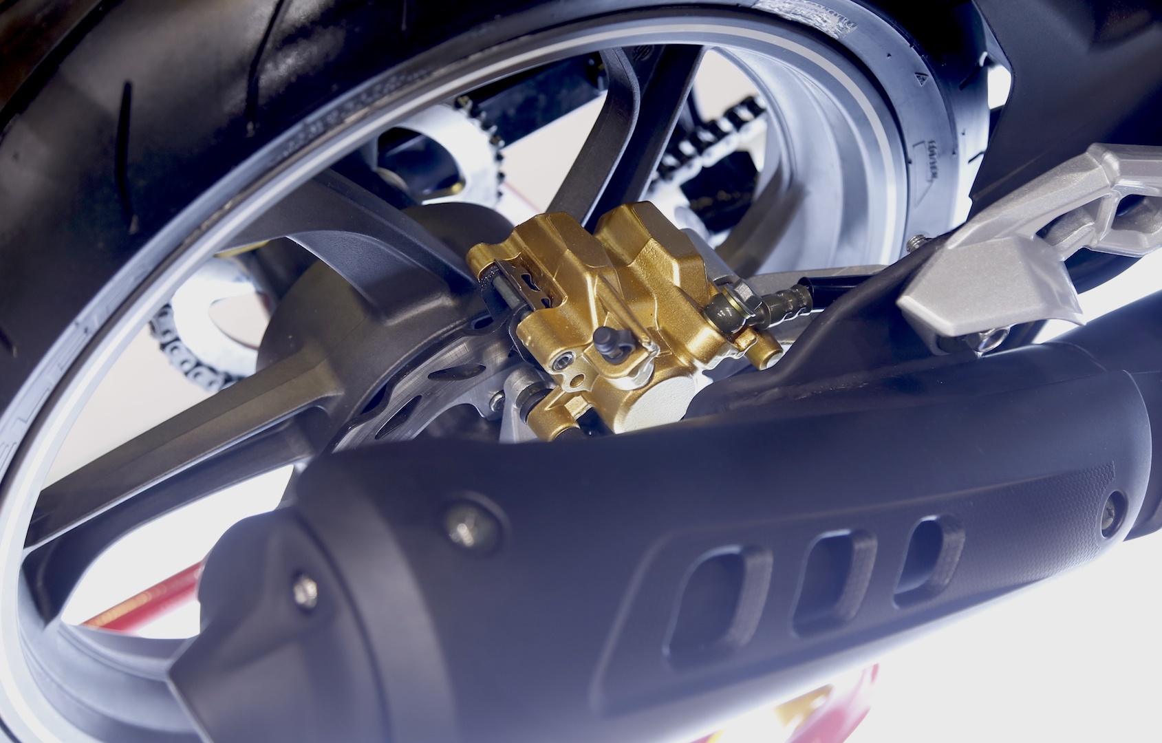 Benelli RFS 150i  ra mat tai Viet Nam anh 14