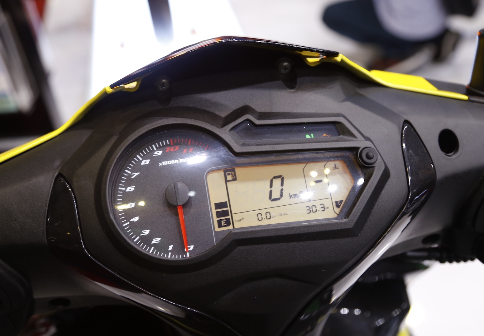 Benelli RFS 150i  ra mat tai Viet Nam anh 10