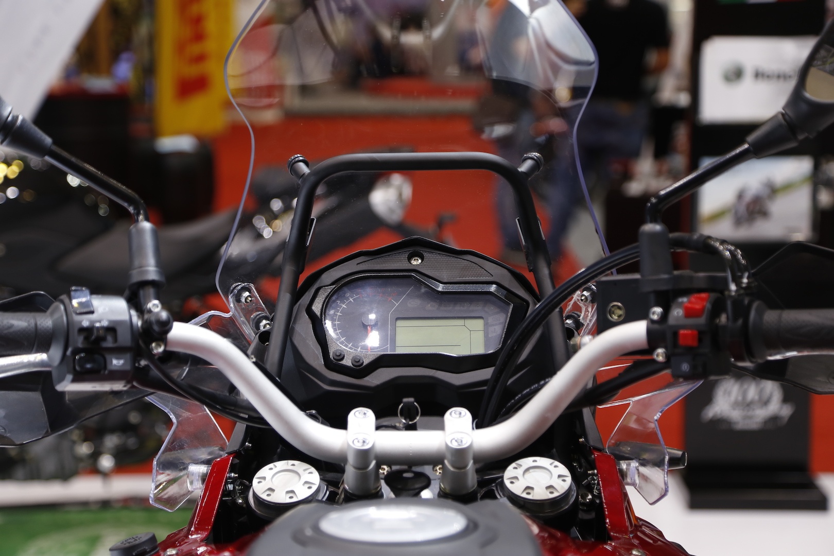 Benelli TRK 502 tai Viet Nam anh 9