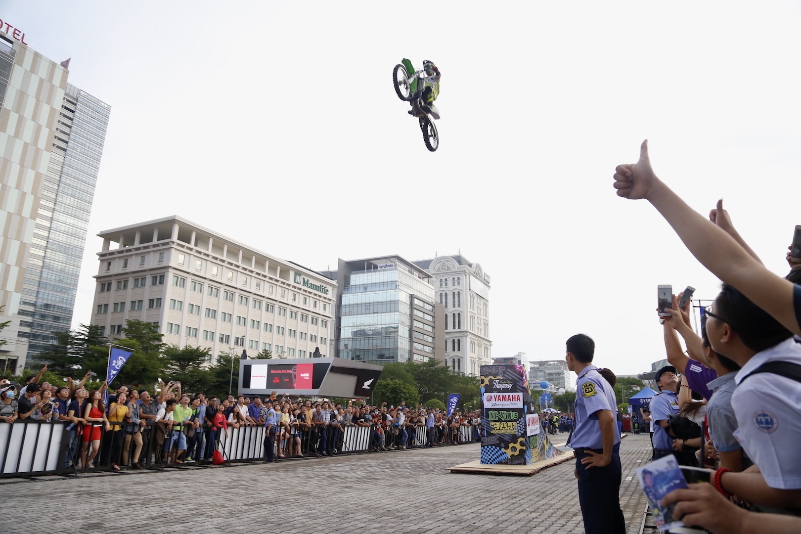 trinh dien moto bay Yamaha anh 11