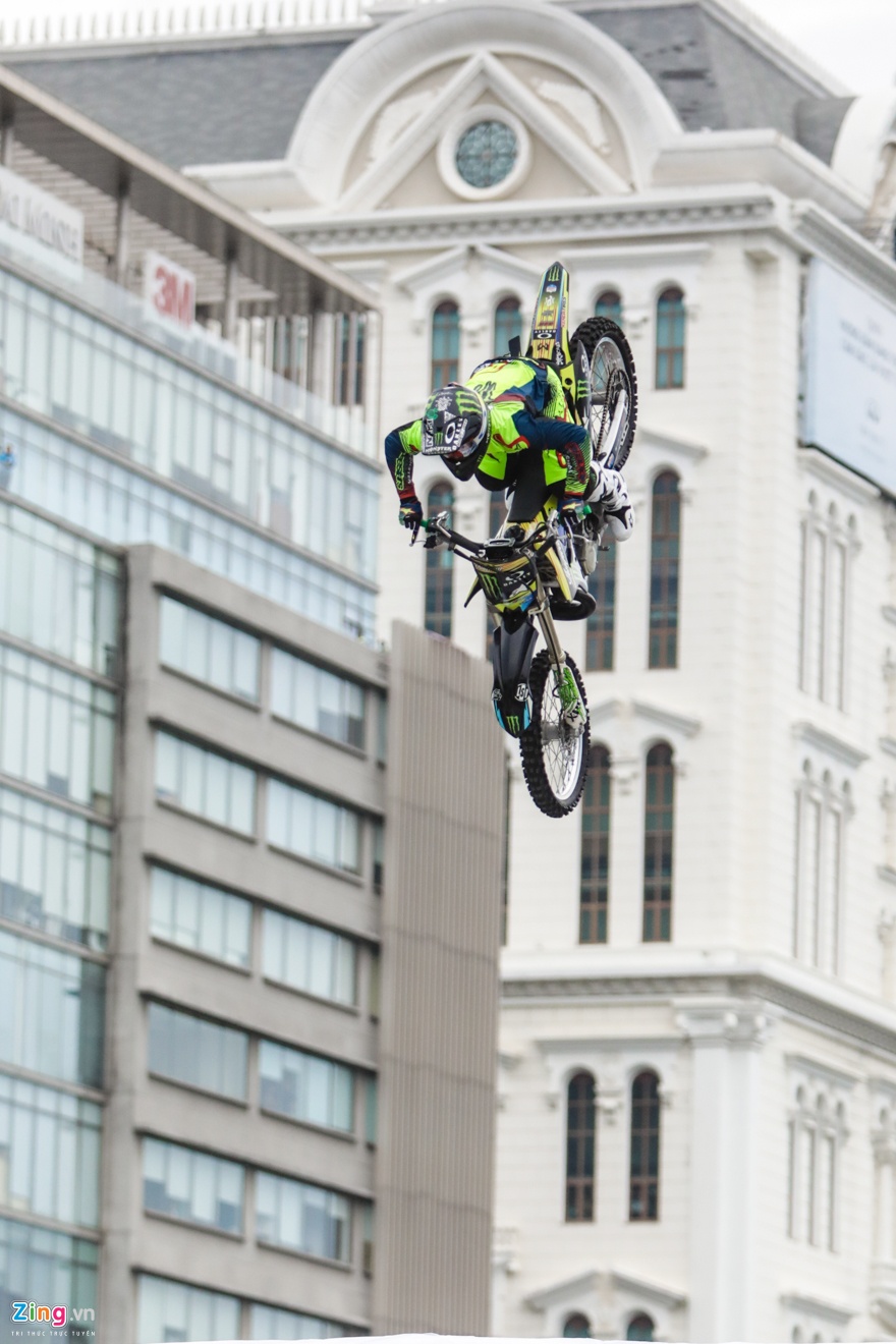 trinh dien moto bay Yamaha anh 6