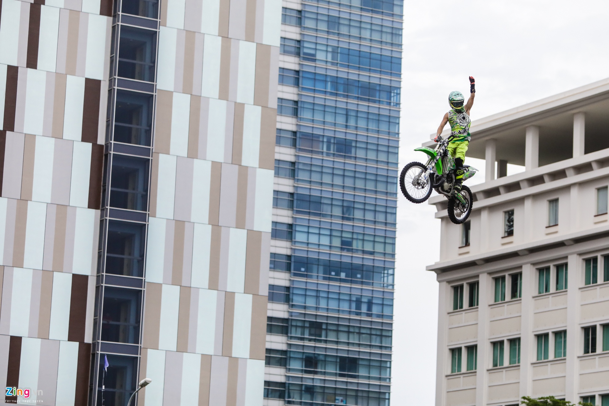 trinh dien moto bay Yamaha anh 2