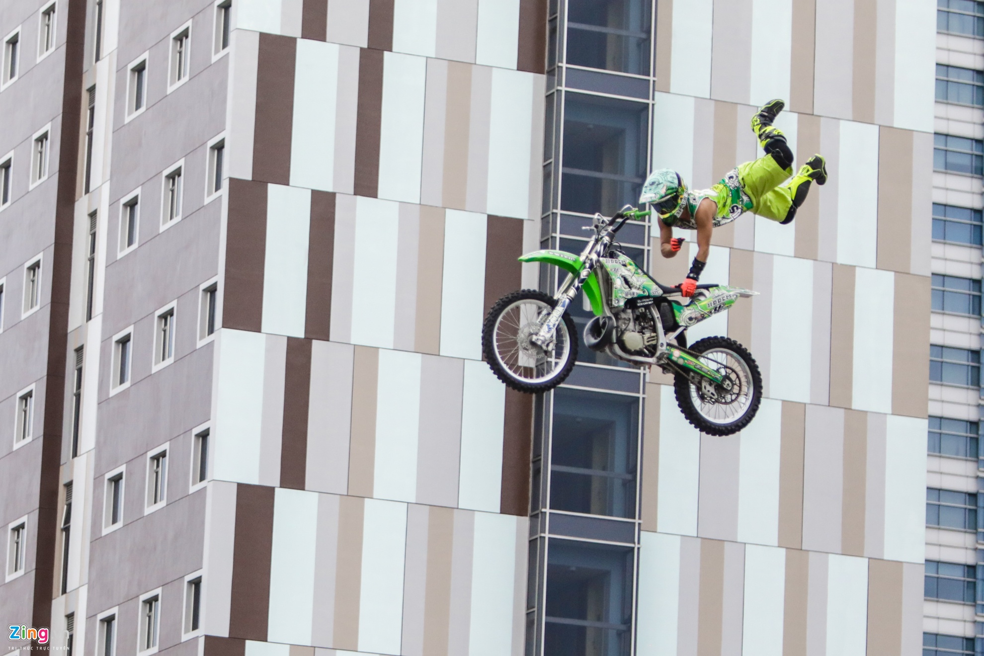 trinh dien moto bay Yamaha anh 10