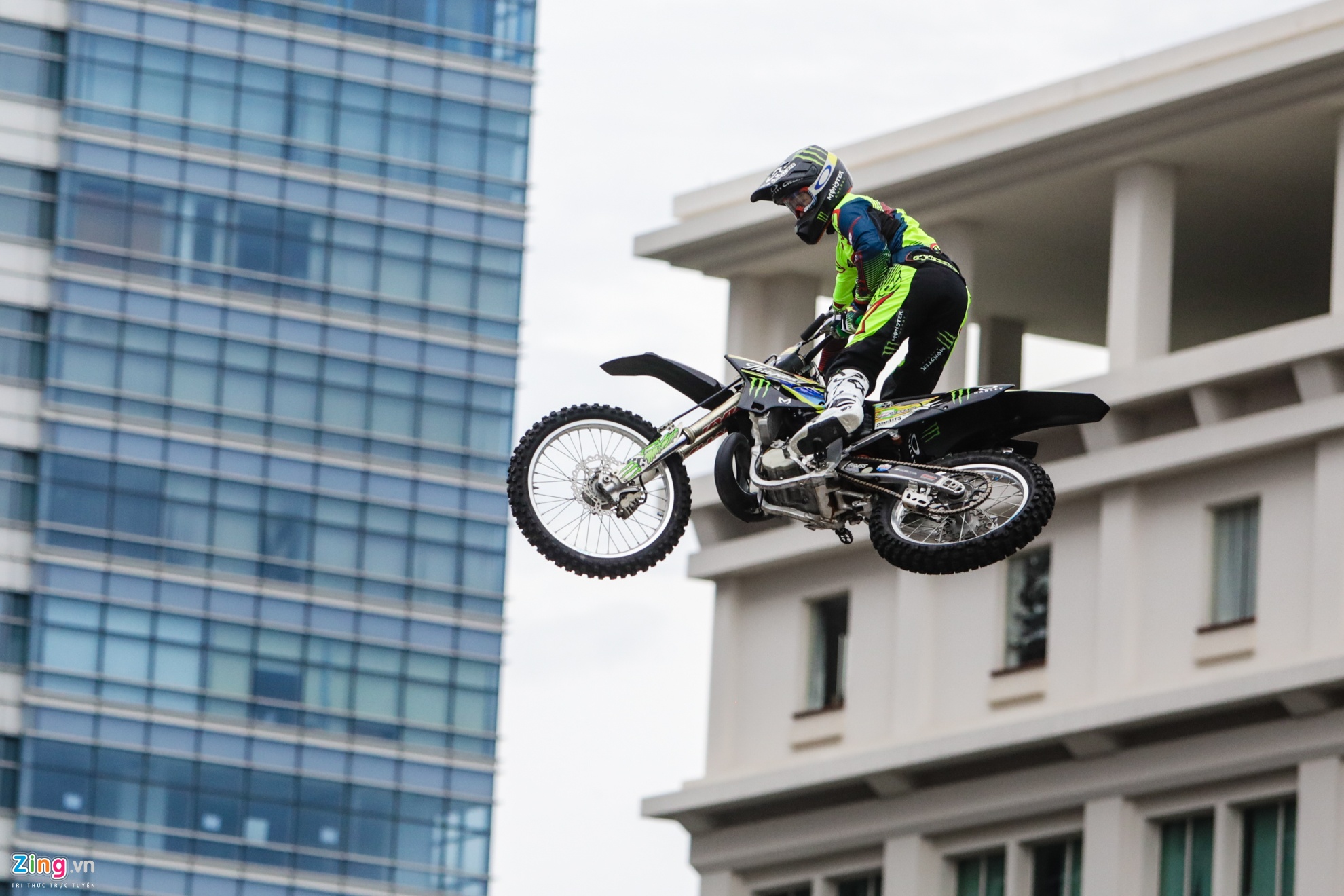 trinh dien moto bay Yamaha anh 7