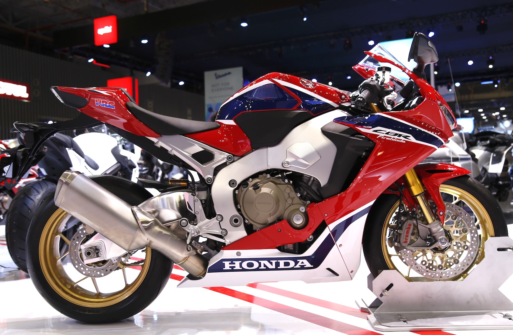 Chi tiet sieu moto Honda CBR1000RR 2017 tai Viet Nam hinh anh