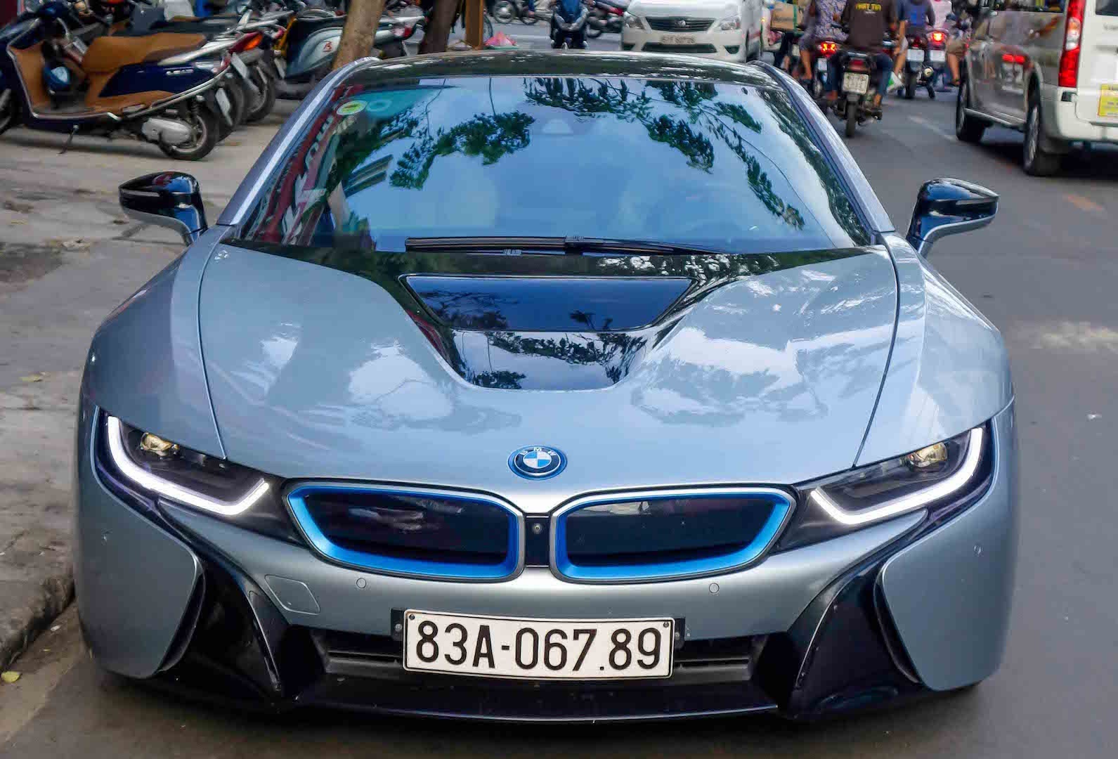 BMW i8 cua thieu gia ve so Soc Trang anh 1
