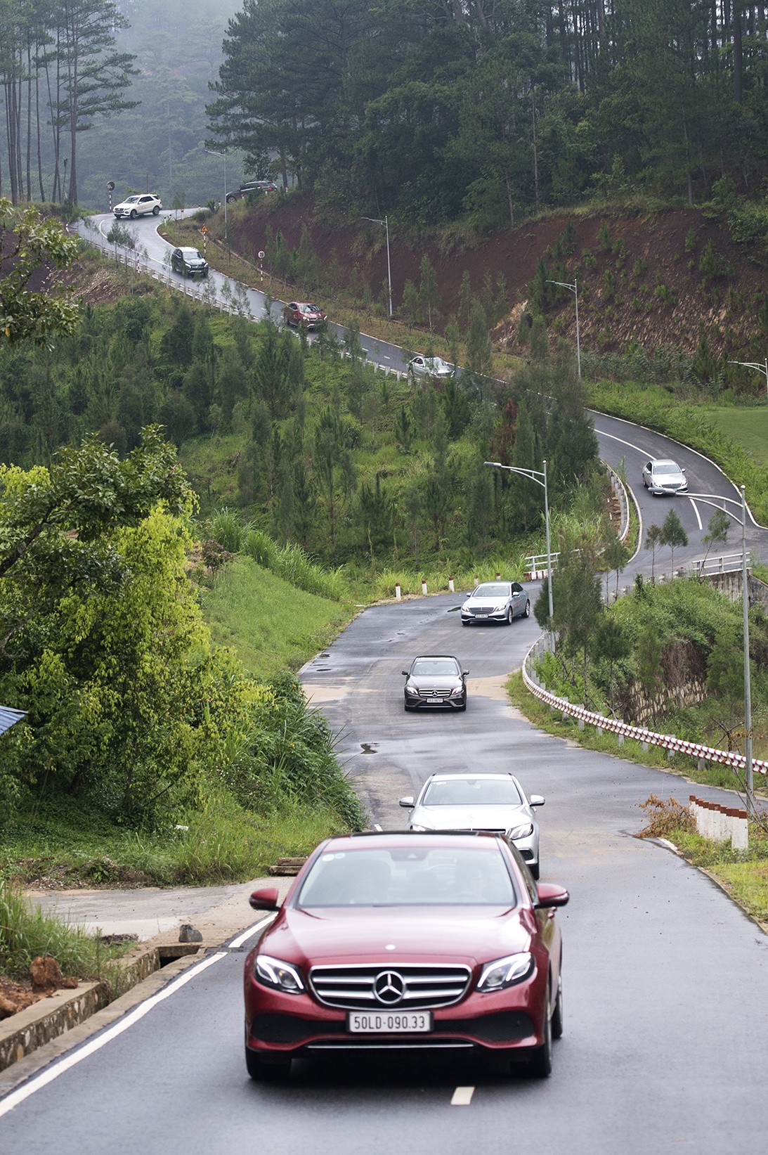 Mercedes GLE chuc ty off-road anh 1