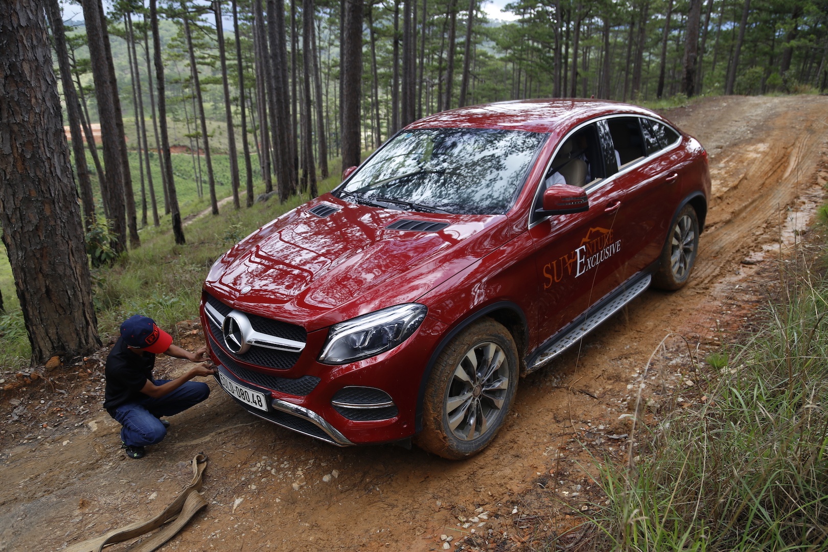 Mercedes GLE chuc ty off-road anh 10