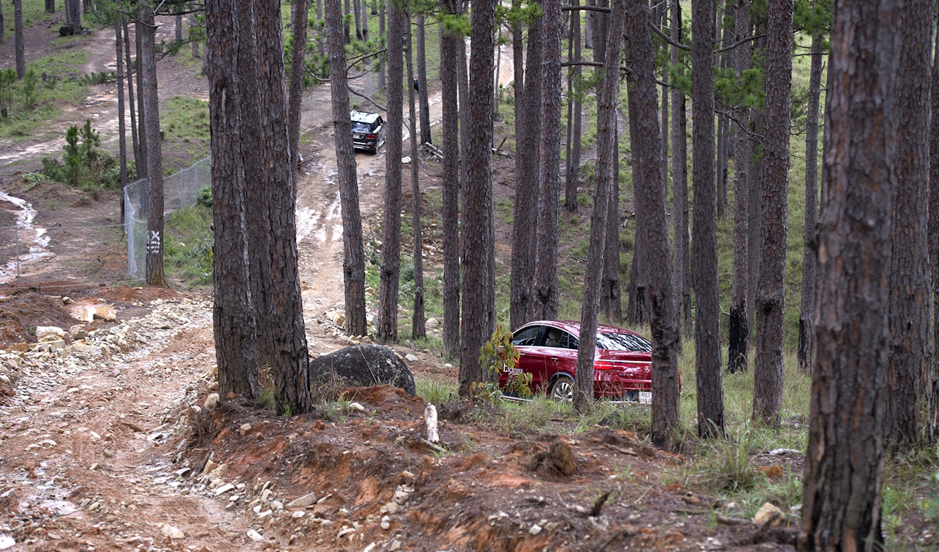 Mercedes GLE chuc ty off-road anh 2