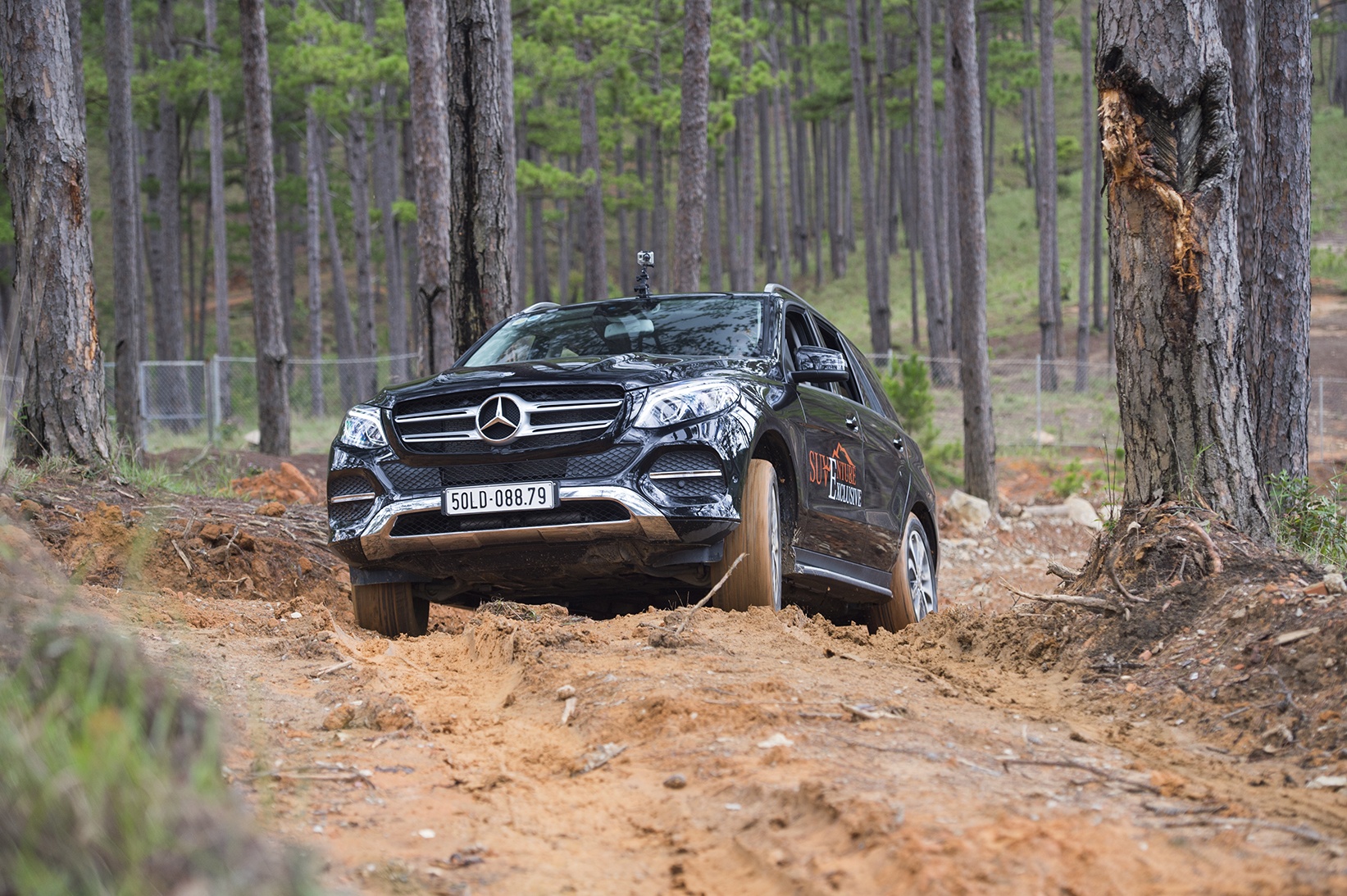Mercedes GLE chuc ty off-road anh 5