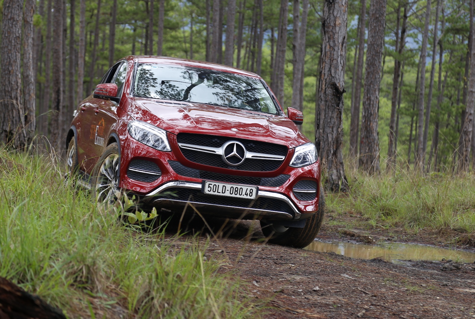 Mercedes GLE chuc ty off-road anh 7