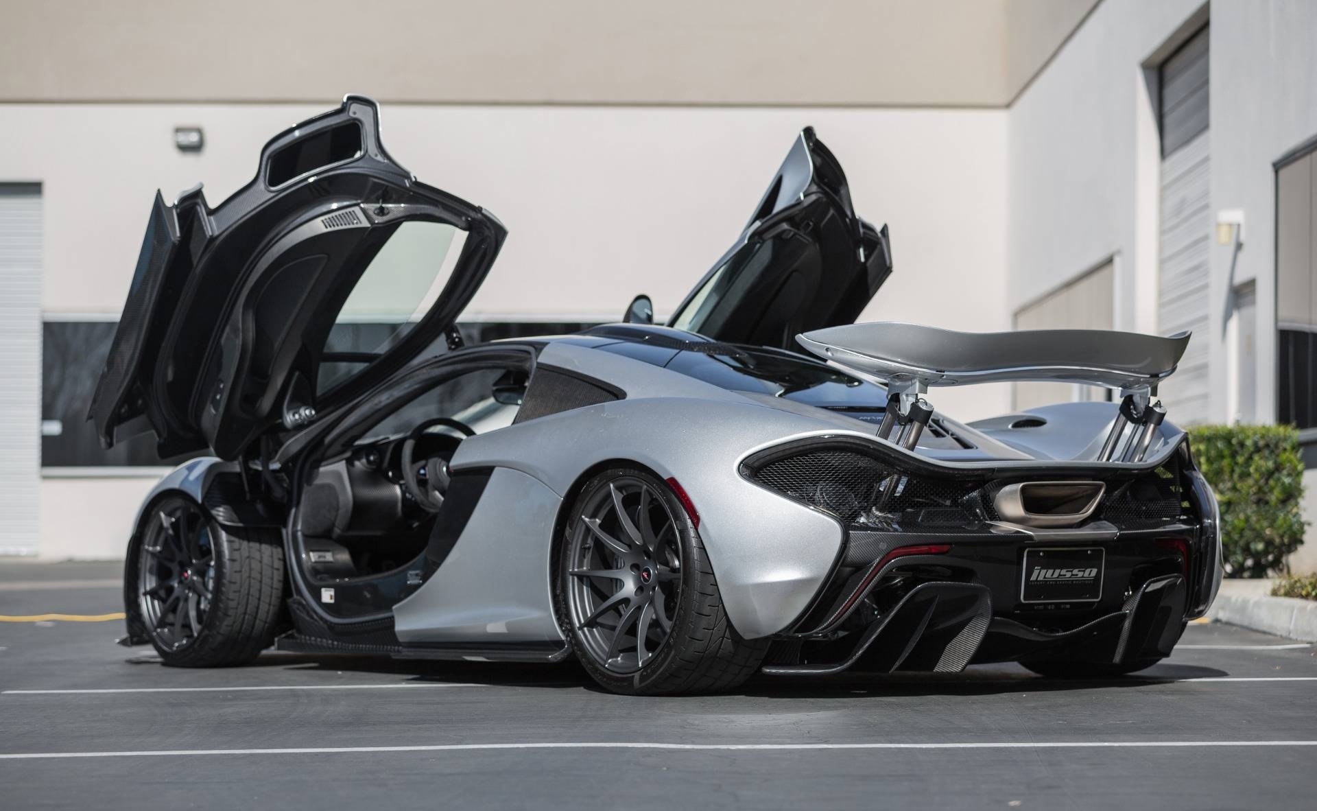 Sieu xe McLaren P1 cu rao gia gap doi xe moi tai My hinh anh