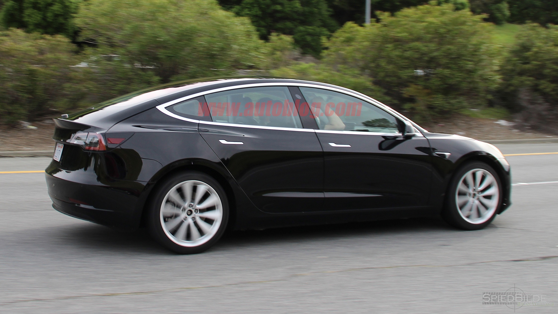 Tesla Model 3 ra mat anh 5