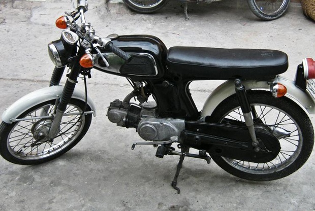 Xe con vang bong mot thoi Honda 67 gia 14 trieu hinh anh