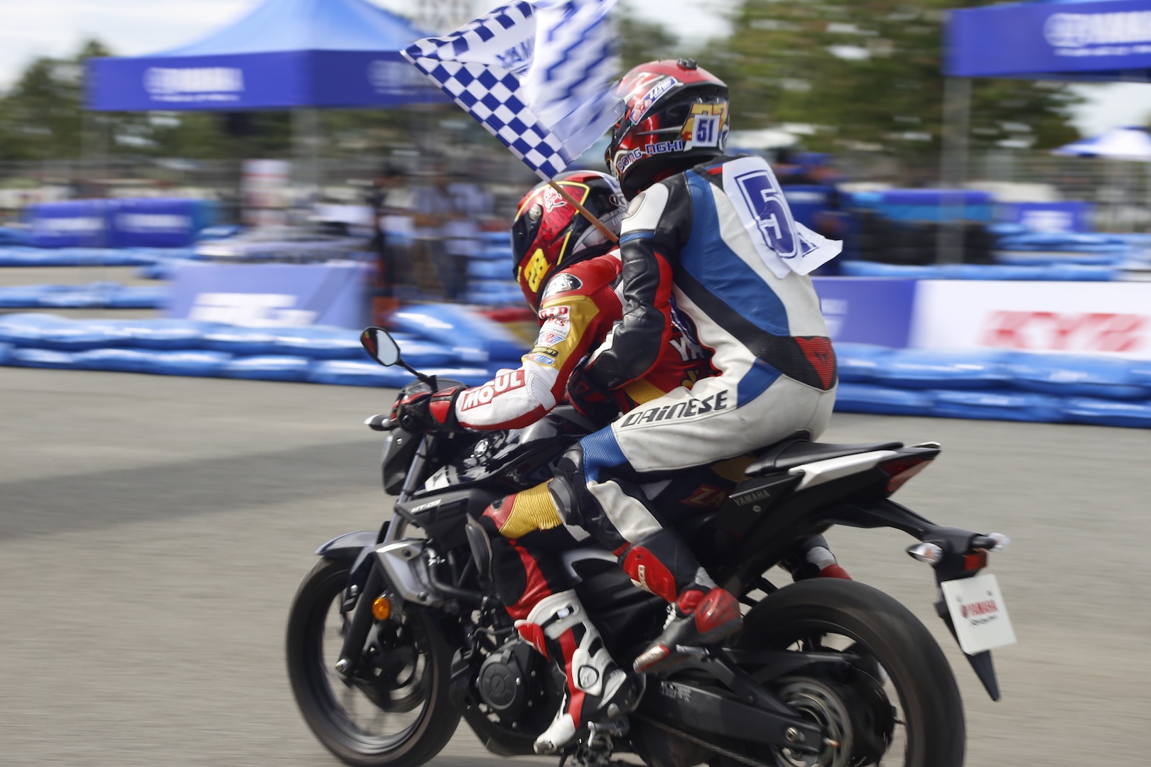 Dua xe Yamaha 2017 anh 10