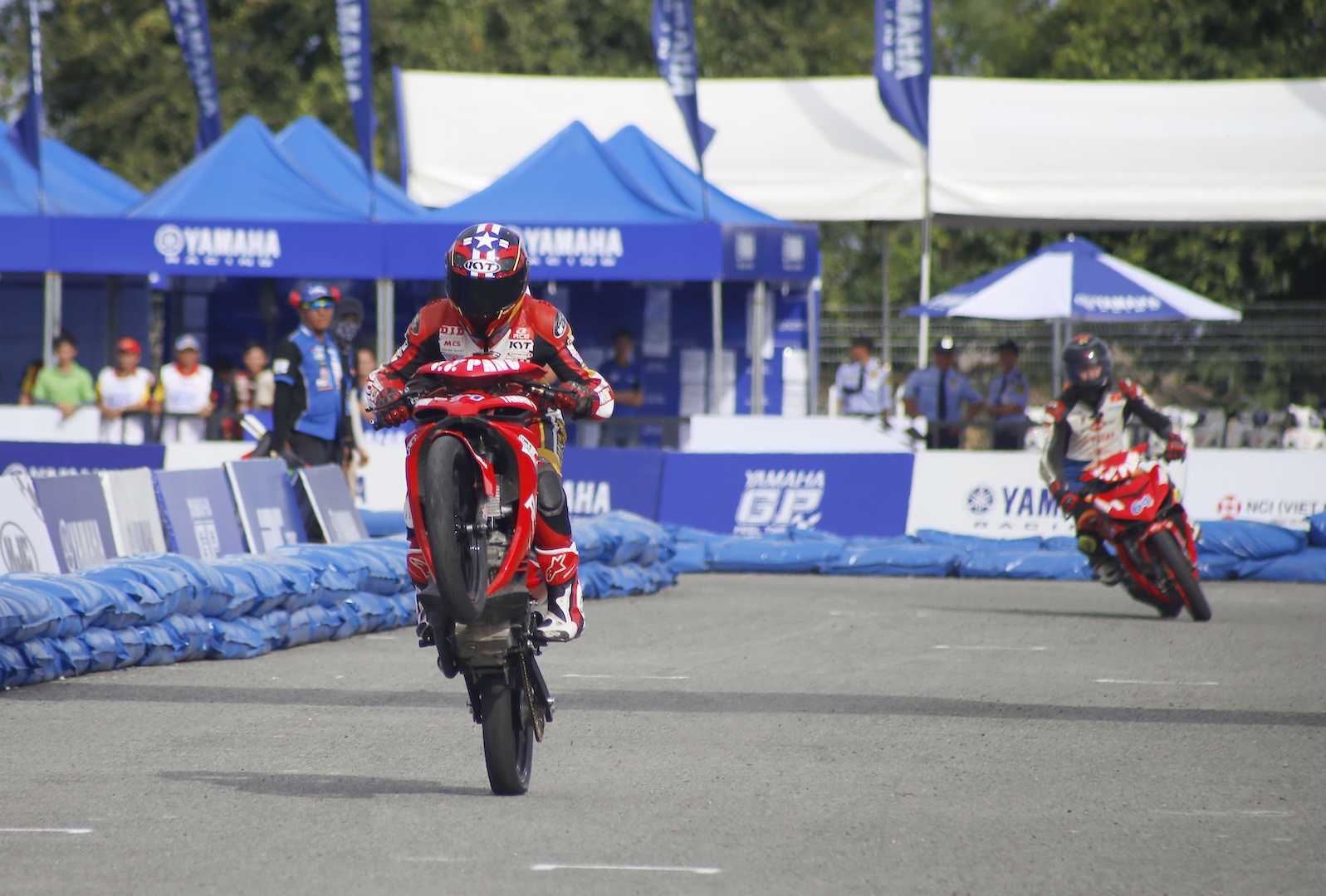 Dua xe Yamaha 2017 anh 11