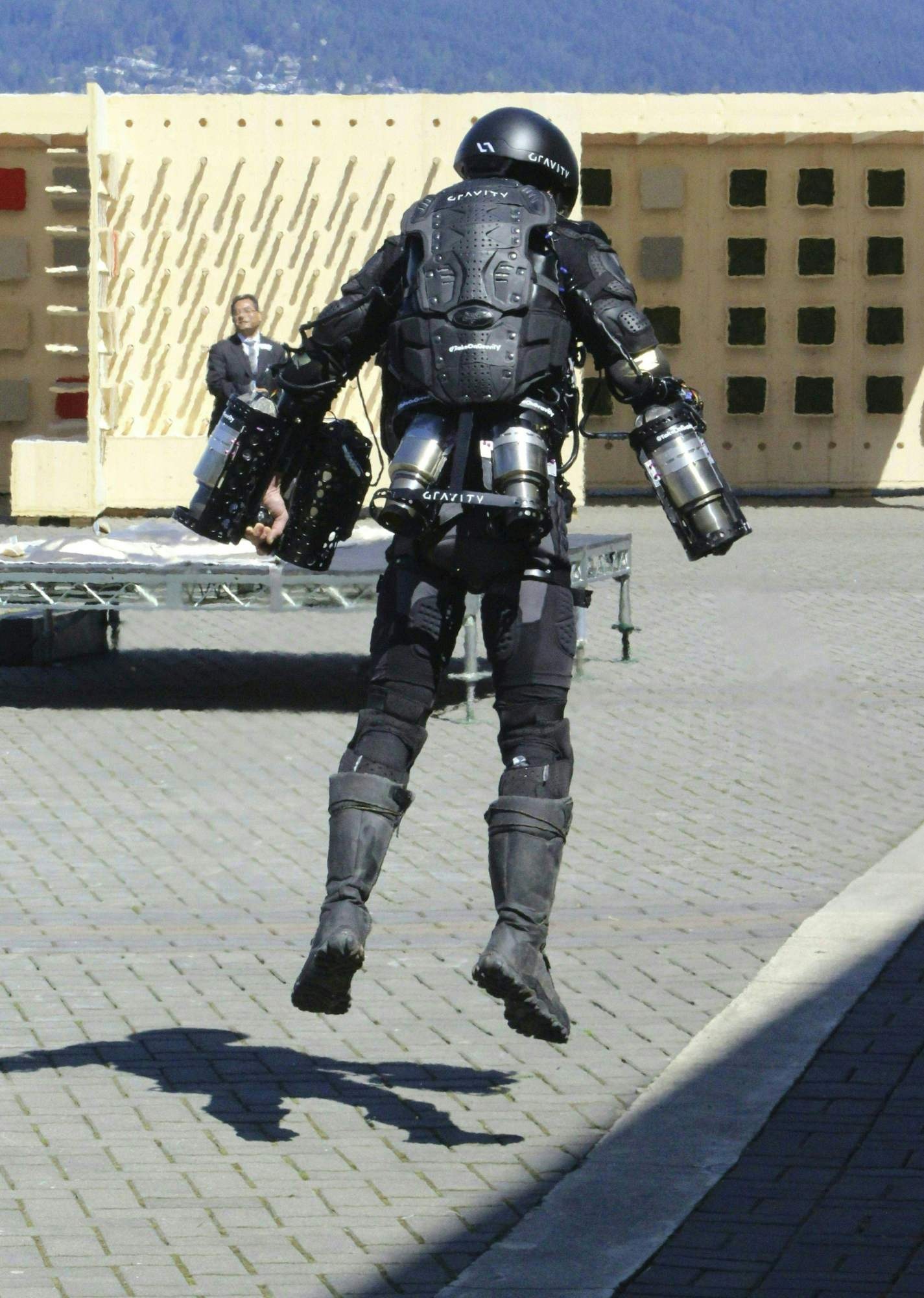 Iron Man ngoai doi thuc anh 3