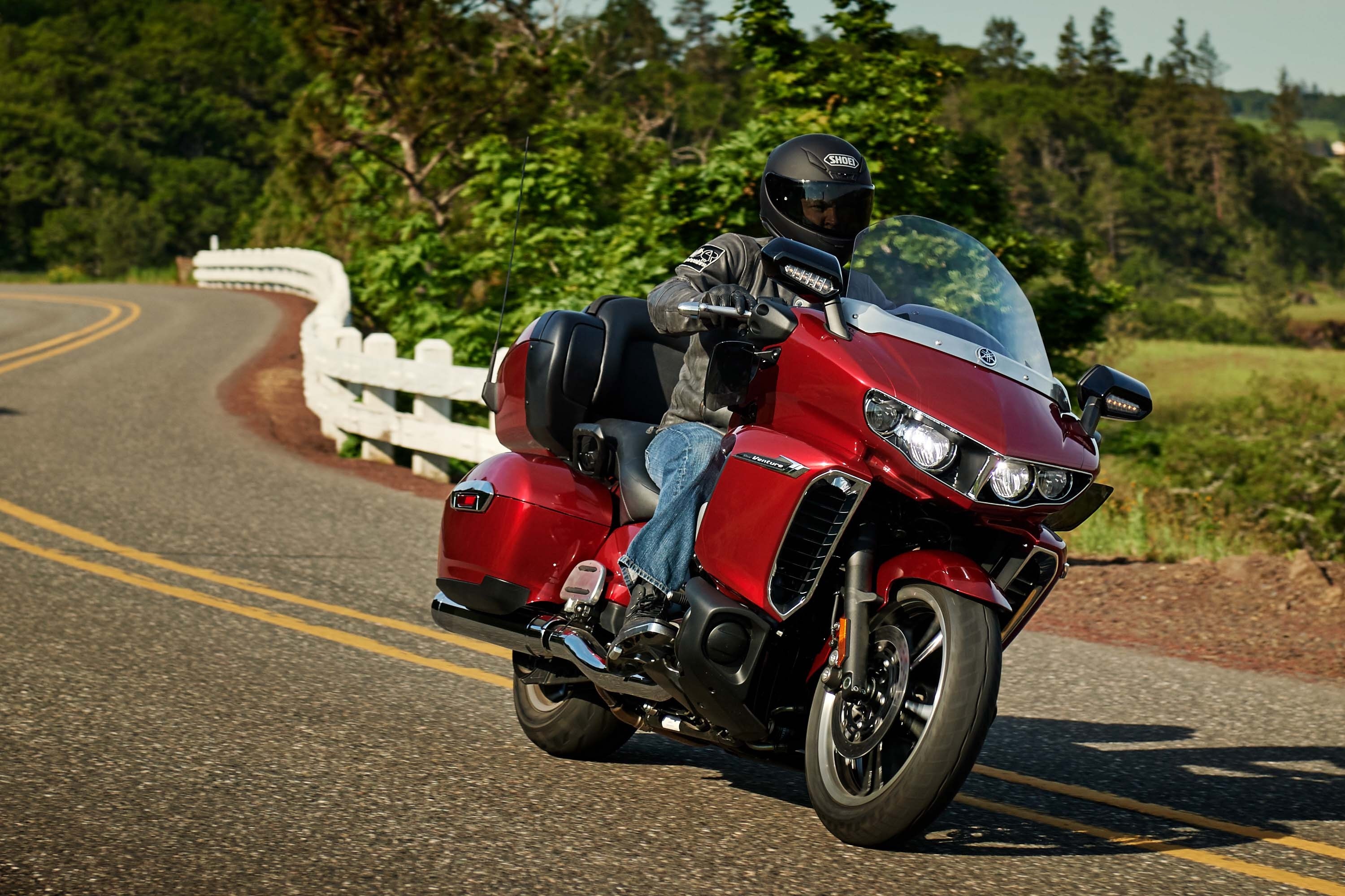 Yamaha Star Venture anh 3