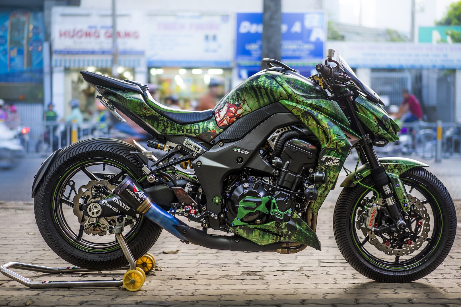 Kawasaki Z1000 do tem ri set xanh reu doc dao o Sai Gon hinh anh