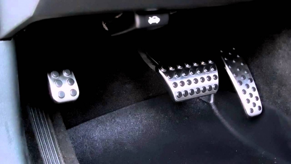 Những lỗi thường gặp khi lái ôtô  ảnh 3 Nhung loi thuong gap khi lai oto anh 3