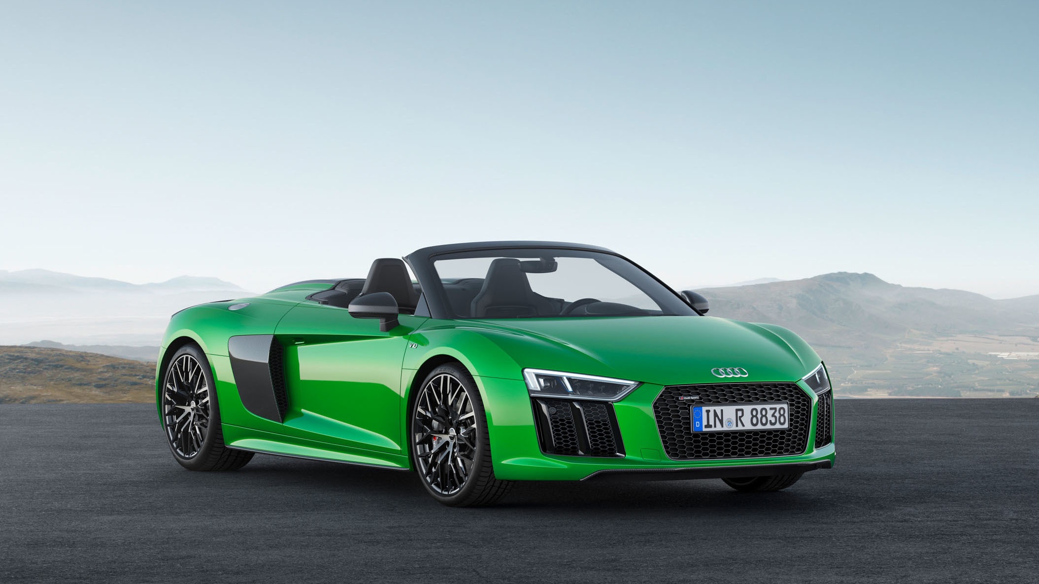 Audi R8 Spyder V10 Plus moi manh ngang Lamborghini Huracan hinh anh