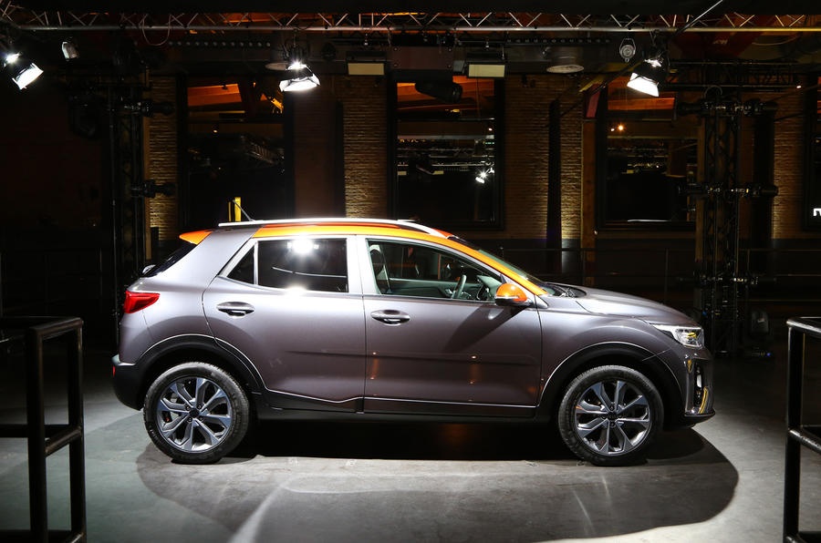 Kia Stonic ra mat anh 3