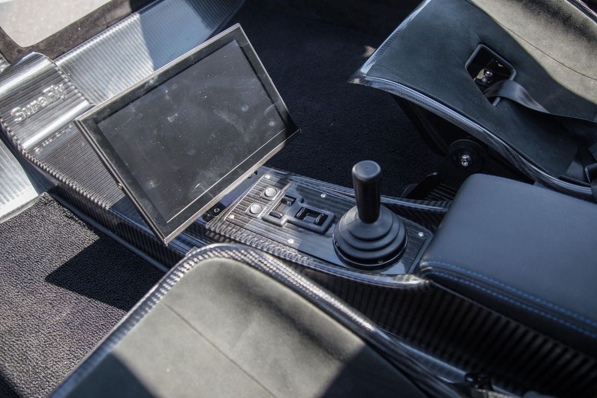 xe bay Workhorse SureFly anh 11