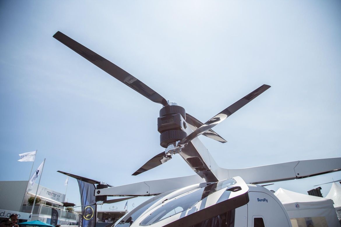 xe bay Workhorse SureFly anh 5