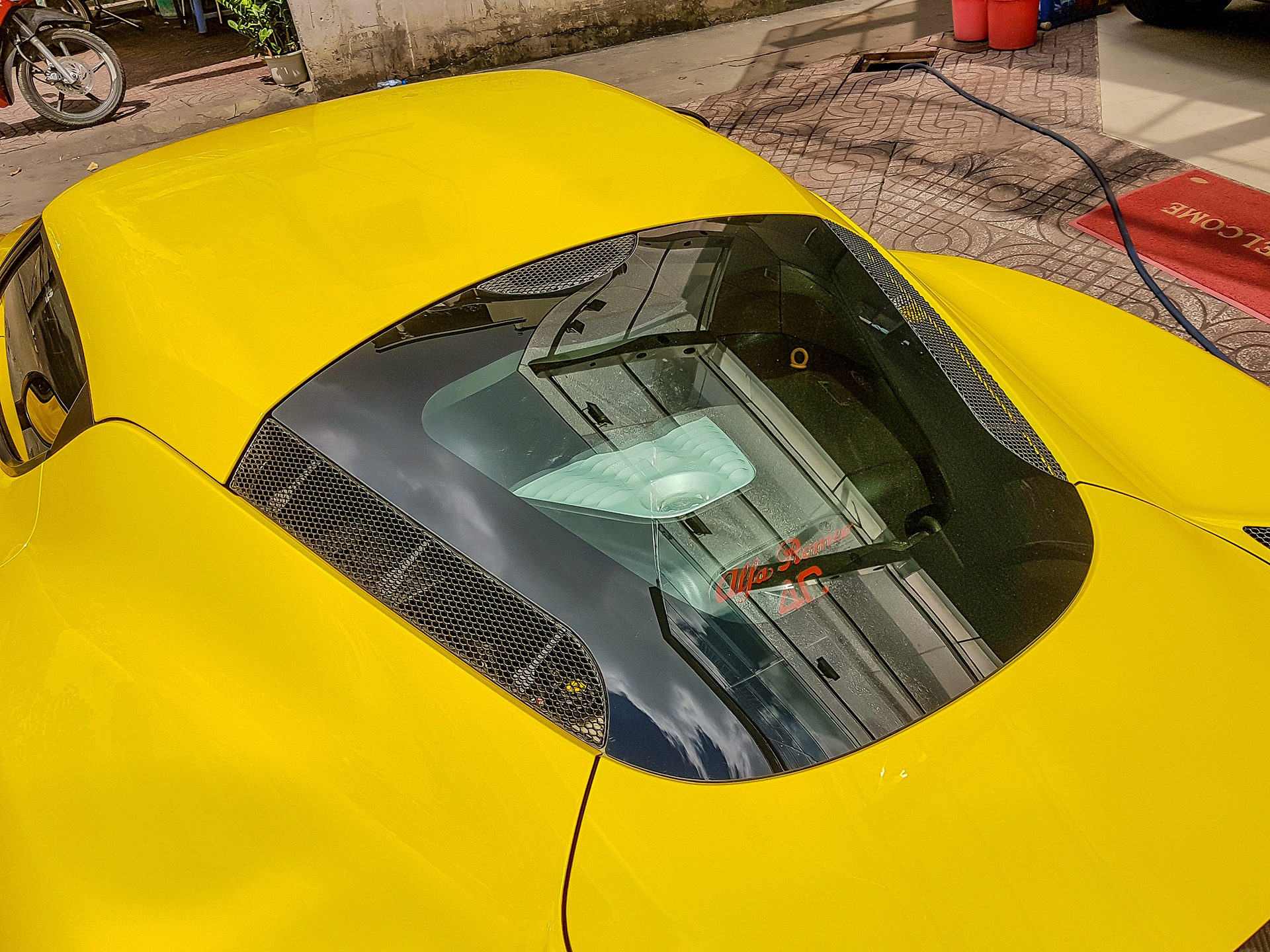 Alfa Romeo 4C Launch Edition anh 8