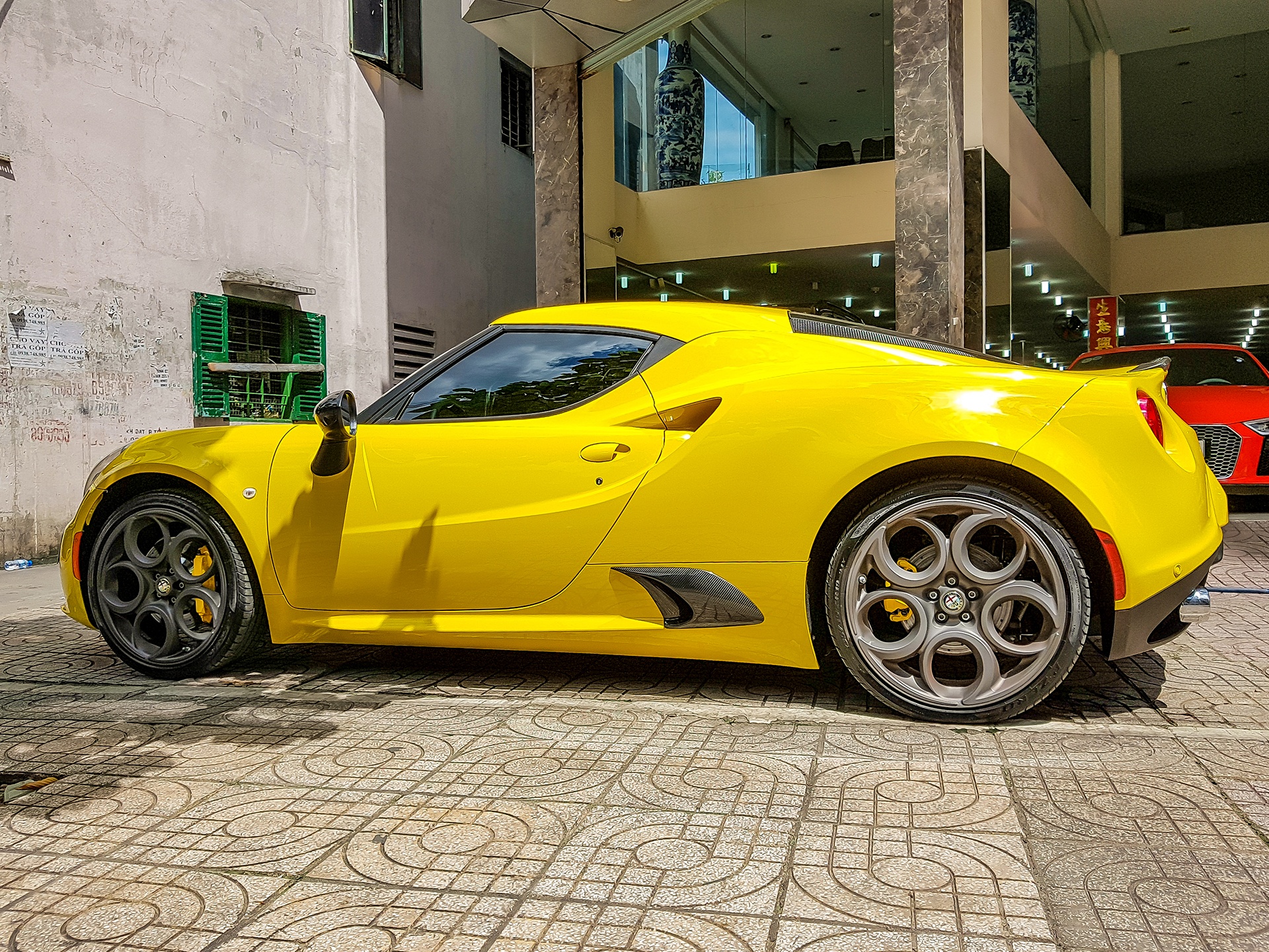 Alfa Romeo 4C Launch Edition anh 9