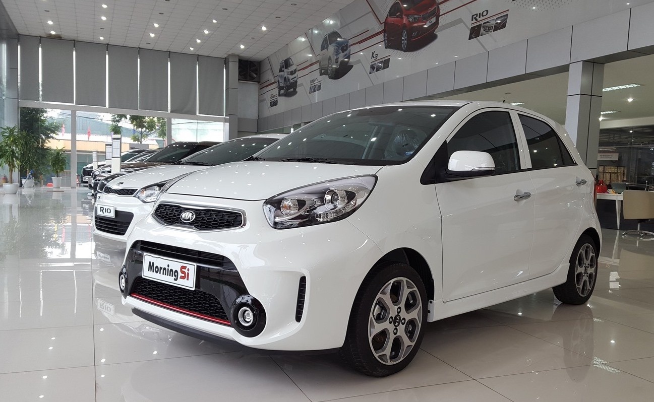 Mua xe 400 trieu dong tra gop: Can co thu nhap bao nhieu? hinh anh